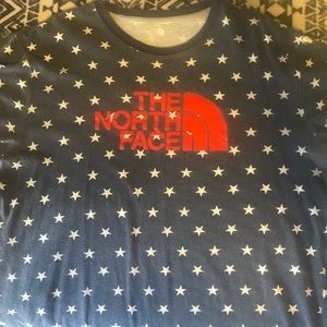North Face tshirt L